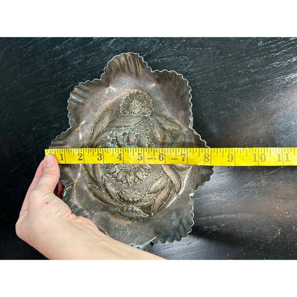 Heavy Silver Tone- Scallopped Edges- Detailed floral Design- Tray Vintage wear - Picture 5 of 5